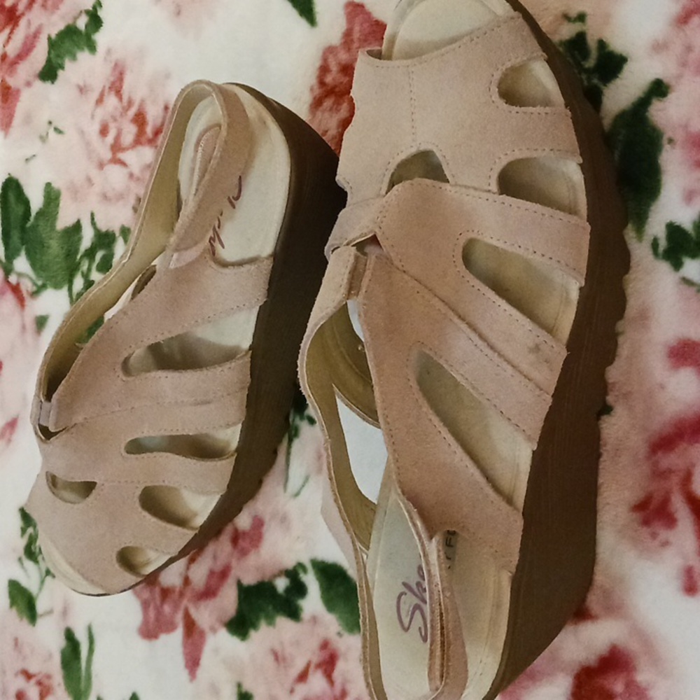 Shoes - Picture 2 of 3